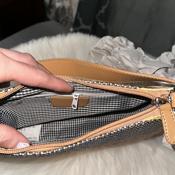 (NWT) BLU New York woven handbag in an iridescence color, 10x5" - Picture 5 of 11